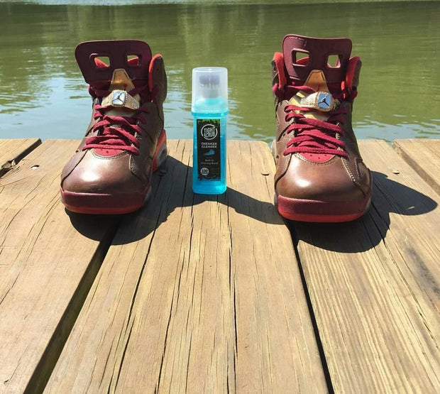 Tight Wipes (Built in Brush Top) Tight Scrub Sneaker Cleaner for All Shoes and Sneakers. Removes Dirt, Grass Stains and Mud